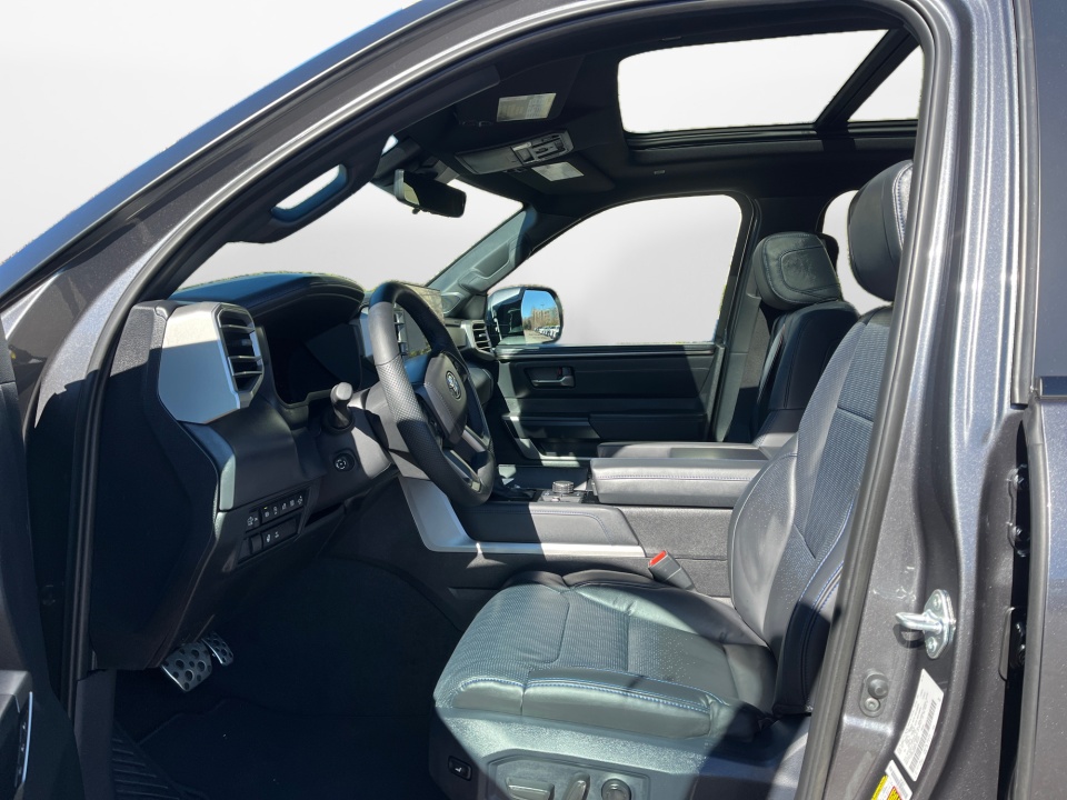 5TFWA5DB8TX384587 2026 Toyota Tundra Platinum CrewMax 5.5' Bed