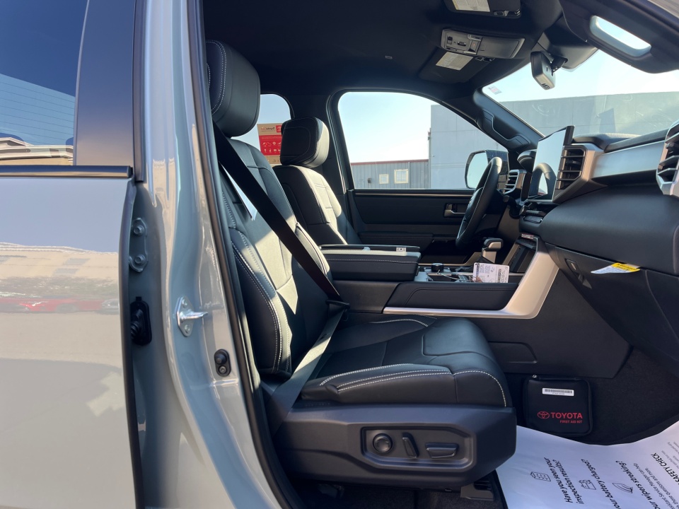 5TFWA5DB9TX386607 2026 Toyota Tundra Limited CrewMax 5.5' Bed