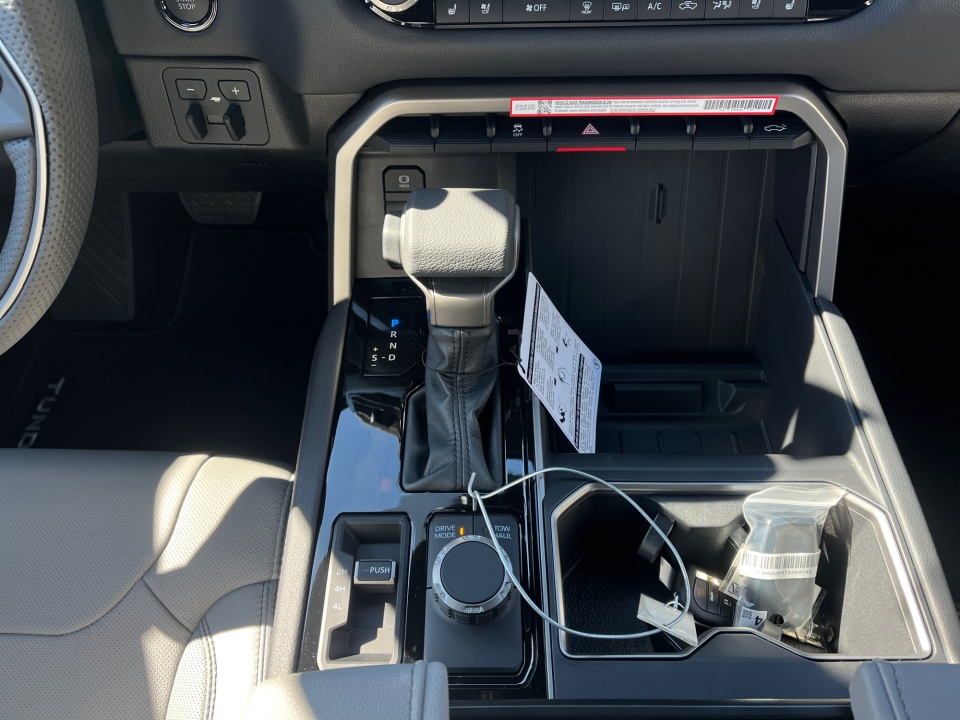 5TFWA5DB9TX389748 2026 Toyota Tundra Limited CrewMax 5.5' Bed