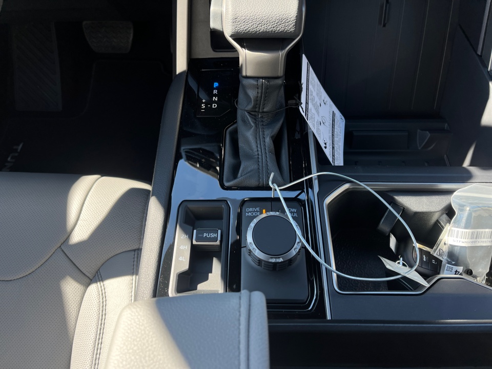 5TFWA5DB9TX389748 2026 Toyota Tundra Limited CrewMax 5.5' Bed