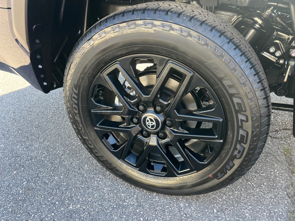 5TFWA5DB9TX389748 2026 Toyota Tundra Limited CrewMax 5.5' Bed