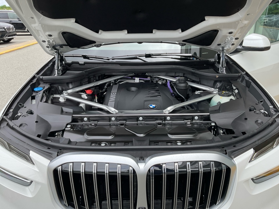 5UX23EM00V9480243 2027 BMW X7 xDrive40i