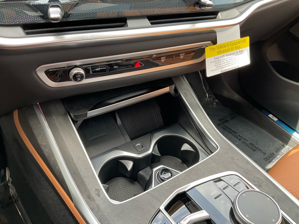 5UX23EM00V9480243 2027 BMW X7 xDrive40i