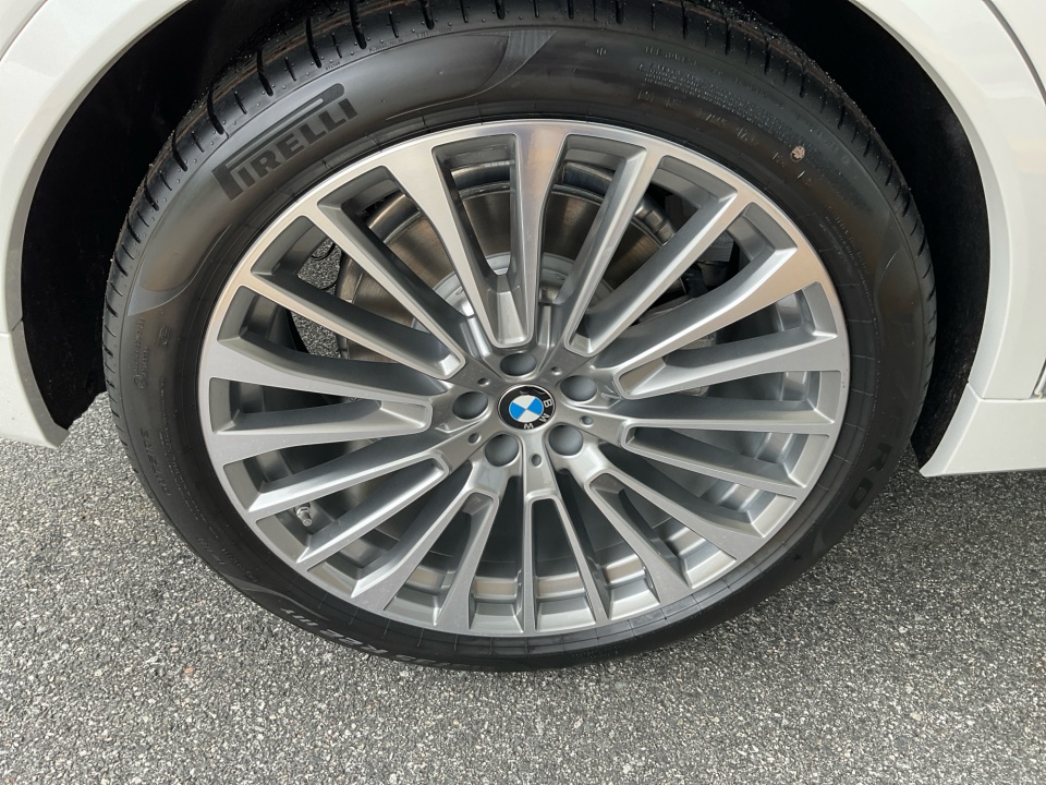 5UX23EM00V9480243 2027 BMW X7 xDrive40i