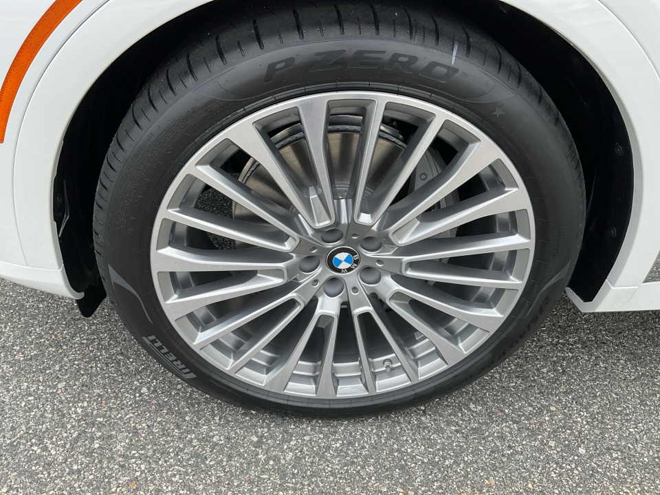 5UX23EM00V9480243 2027 BMW X7 xDrive40i