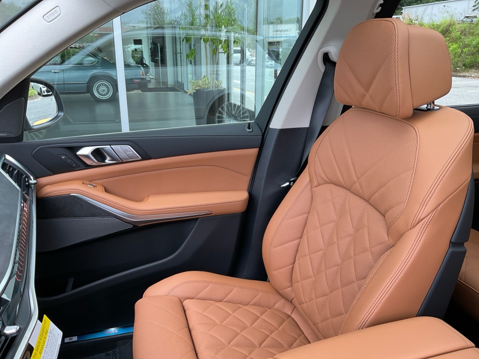 5UX23EM00V9480243 2027 BMW X7 xDrive40i