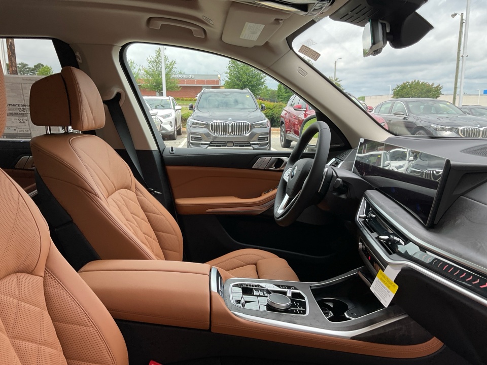 5UX23EM00V9480243 2027 BMW X7 xDrive40i
