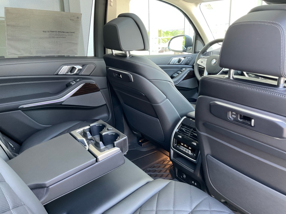 5UX23EM07T9206616 2026 BMW X7 xDrive40i