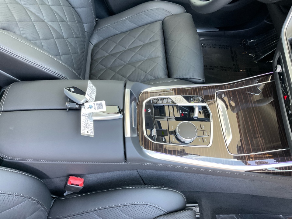 5UX23EM07T9206616 2026 BMW X7 xDrive40i