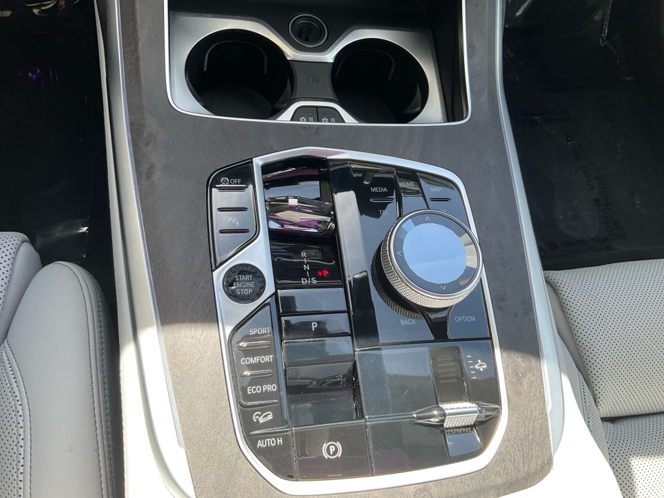 5UX23EM08P9S04086 2023 BMW X7 xDrive40i