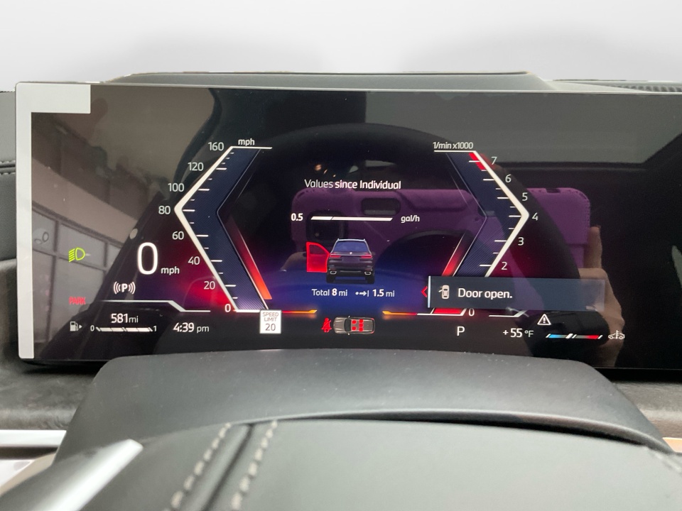 5UX23EM09T9325879 2026 BMW X7 xDrive40i