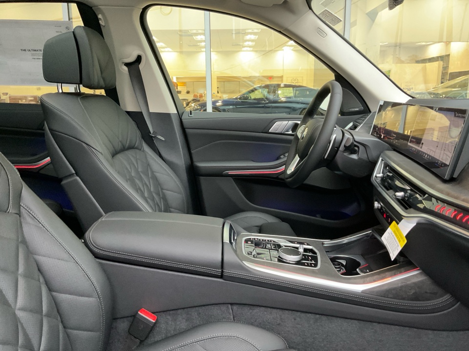 5UX23EM09T9325879 2026 BMW X7 xDrive40i
