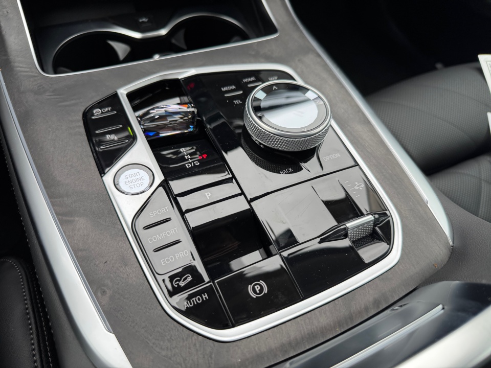 5UX23EM0XT9246169 2026 BMW X7 xDrive40i