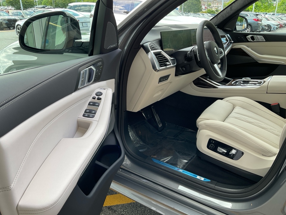 5UX23EM0XV9473669 2027 BMW X7 xDrive40i