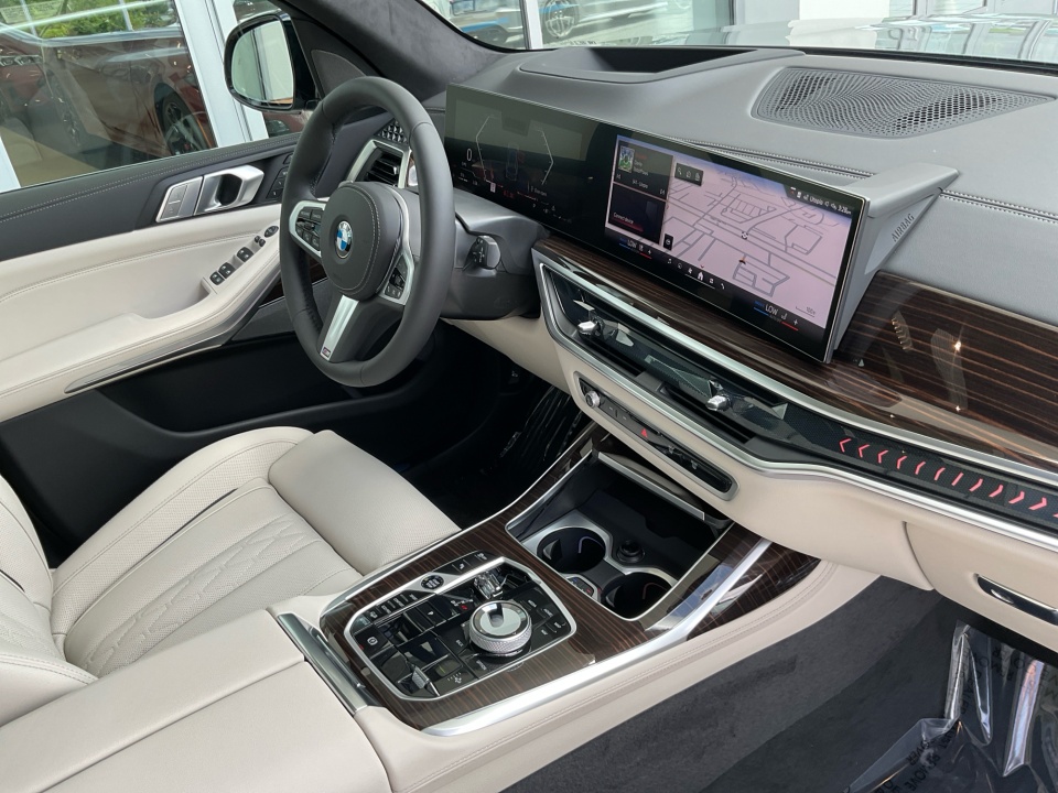 5UX23EM0XV9473669 2027 BMW X7 xDrive40i