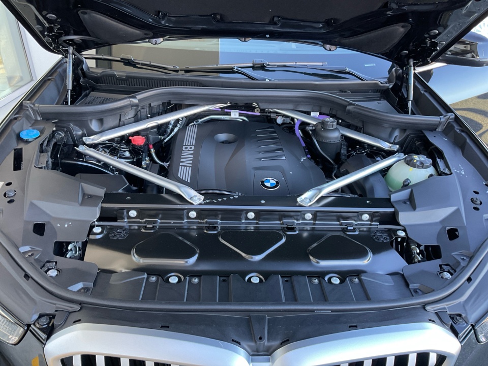 5UX23EU01T9317484 2026 BMW X5 xDrive40i