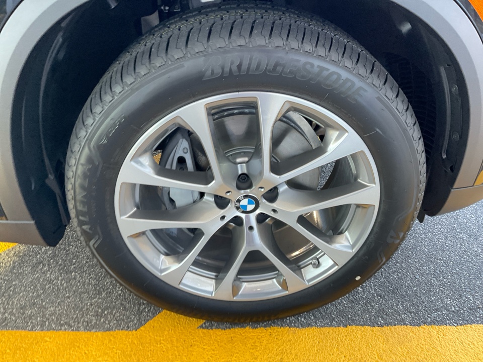 5UX23EU01T9317484 2026 BMW X5 xDrive40i