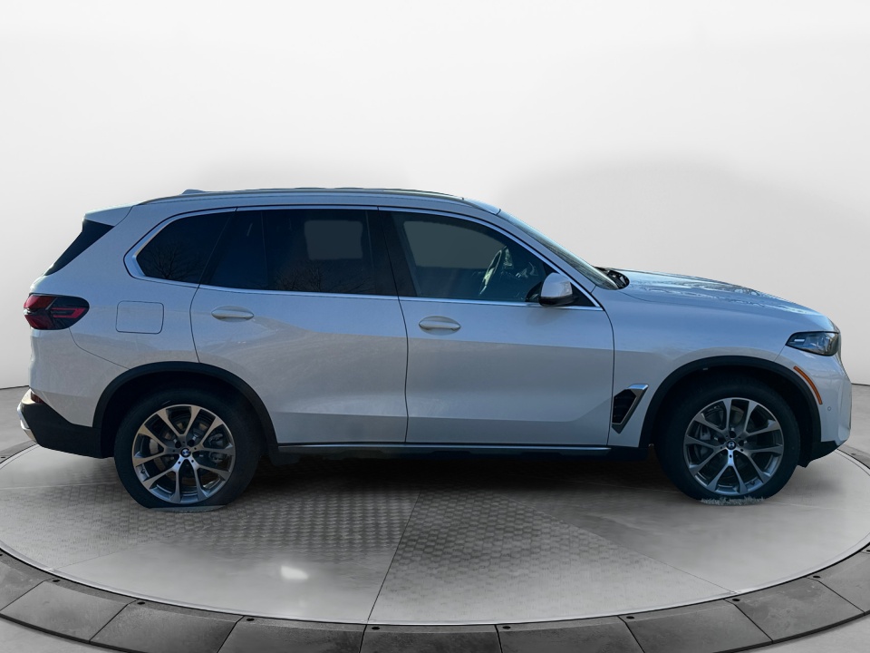 5UX23EU02T9318787 2026 BMW X5 xDrive40i