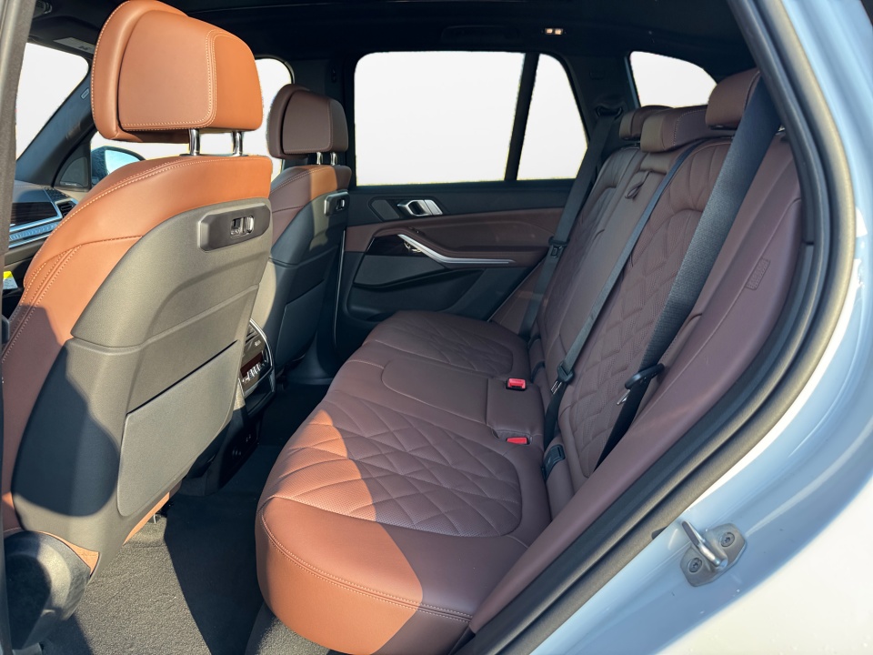 5UX23EU02T9318787 2026 BMW X5 xDrive40i