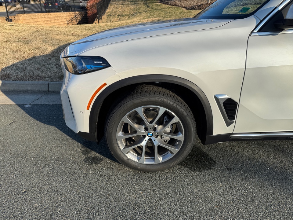 5UX23EU02T9318787 2026 BMW X5 xDrive40i