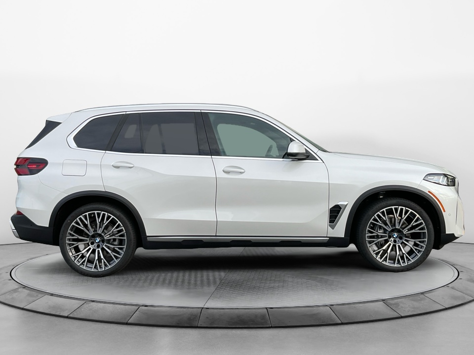 5UX23EU02T9320135 2026 BMW X5 xDrive40i