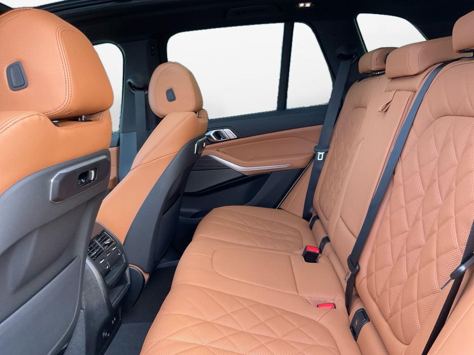 5UX23EU02T9320135 2026 BMW X5 xDrive40i