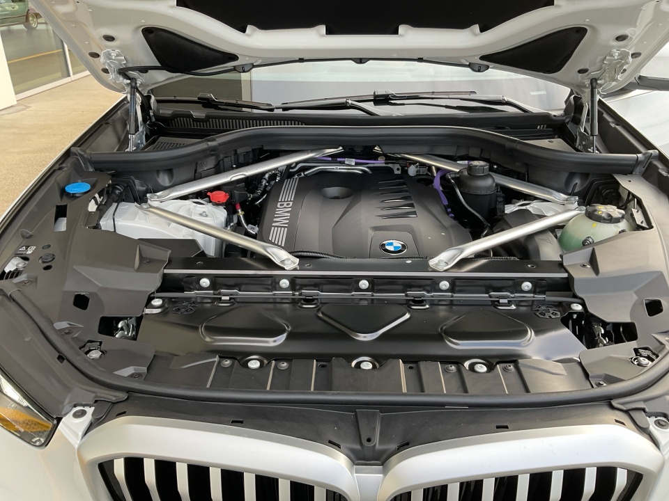 5UX23EU02T9320135 2026 BMW X5 xDrive40i