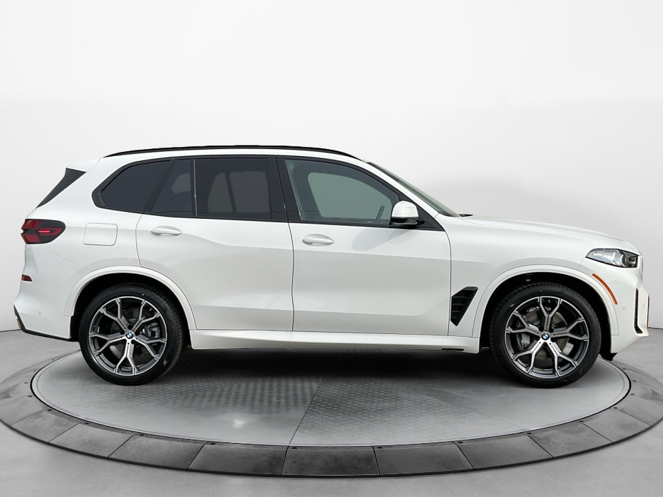 5UX23EU02T9337095 2026 BMW X5 xDrive40i