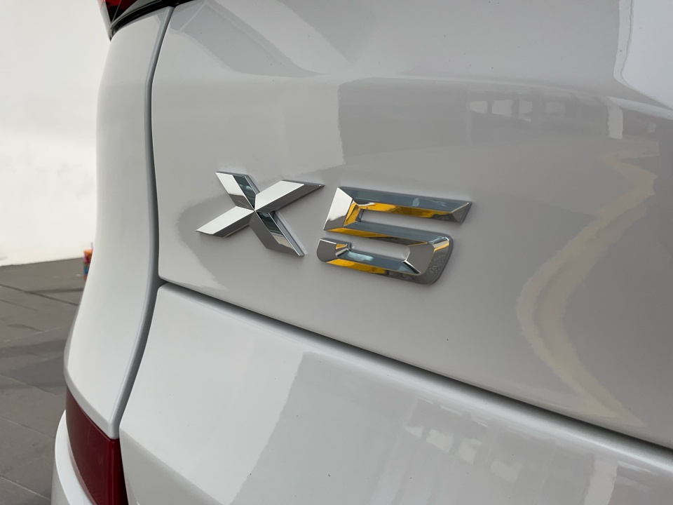 5UX23EU02T9337095 2026 BMW X5 xDrive40i