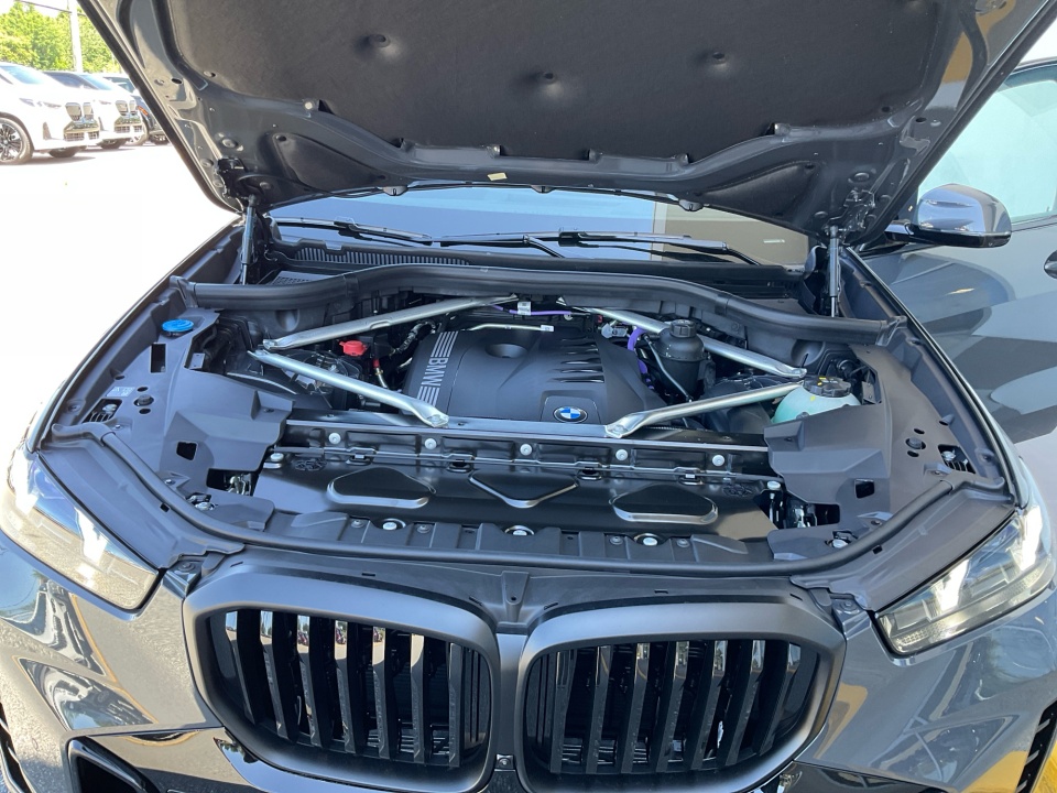 5UX23EU02T9451064 2026 BMW X5 xDrive40i