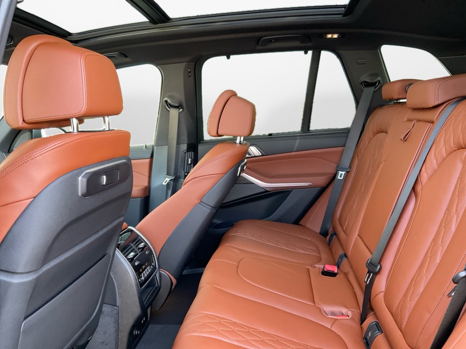 5UX23EU03T9417683 2026 BMW X5 xDrive40i