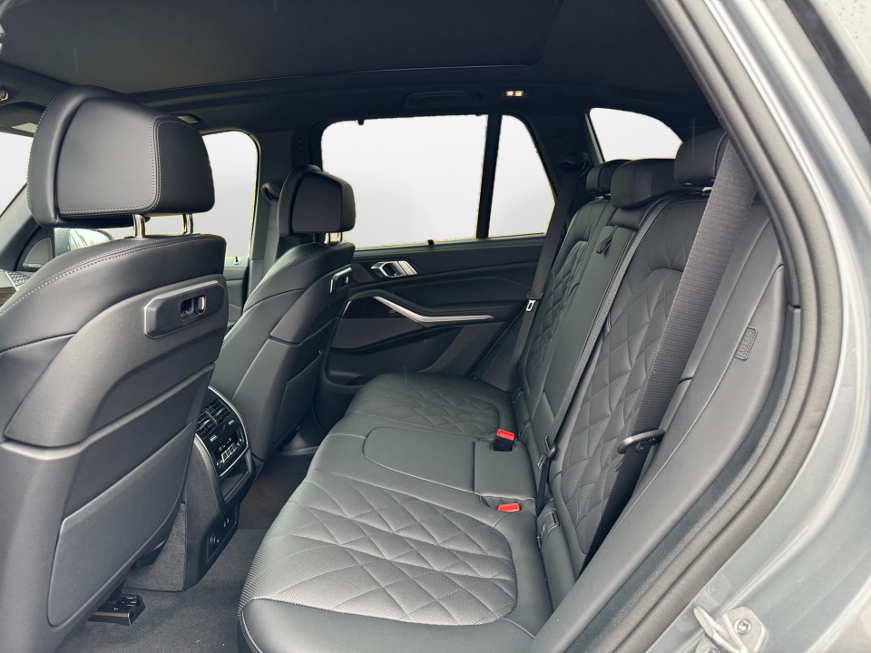 5UX23EU05T9134105 2026 BMW X5 xDrive40i