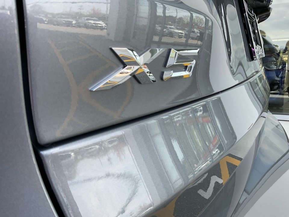 5UX23EU05T9412288 2026 BMW X5 xDrive40i