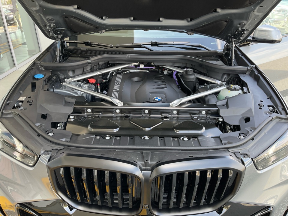 5UX23EU05T9412288 2026 BMW X5 xDrive40i