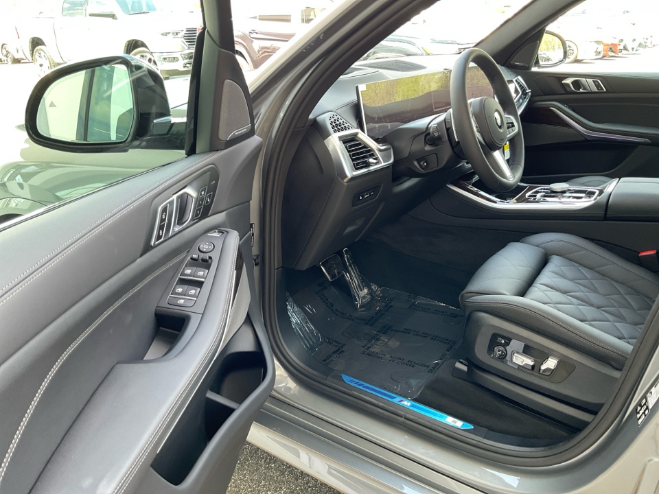 5UX23EU05T9412288 2026 BMW X5 xDrive40i