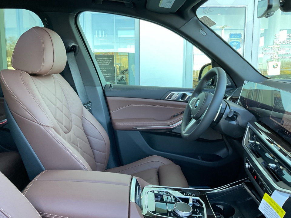 5UX23EU06T9325368 2026 BMW X5 xDrive40i