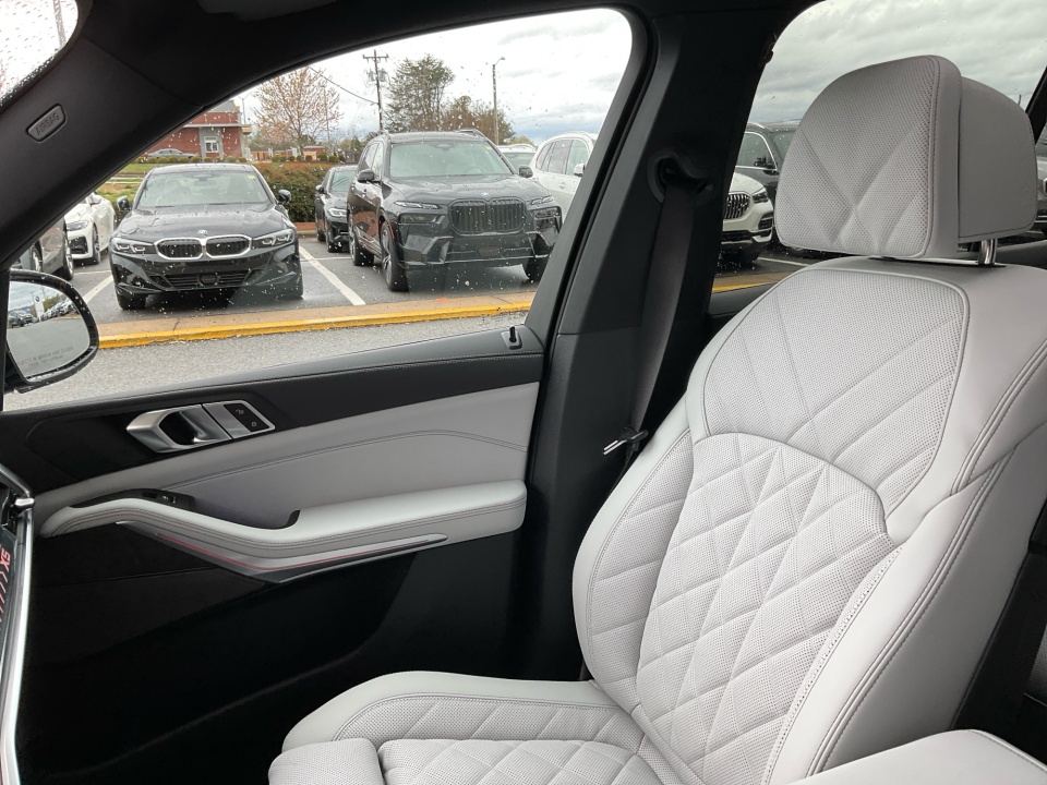 5UX23EU06T9398644 2026 BMW X5 xDrive40i