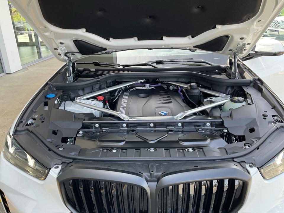 5UX23EU06T9430055 2026 BMW X5 xDrive40i