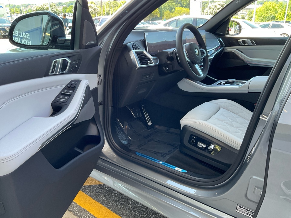 5UX23EU06T9496511 2026 BMW X5 xDrive40i