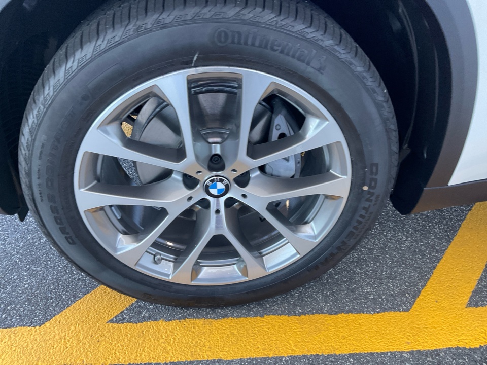 5UX23EU07T9327534 2026 BMW X5 xDrive40i