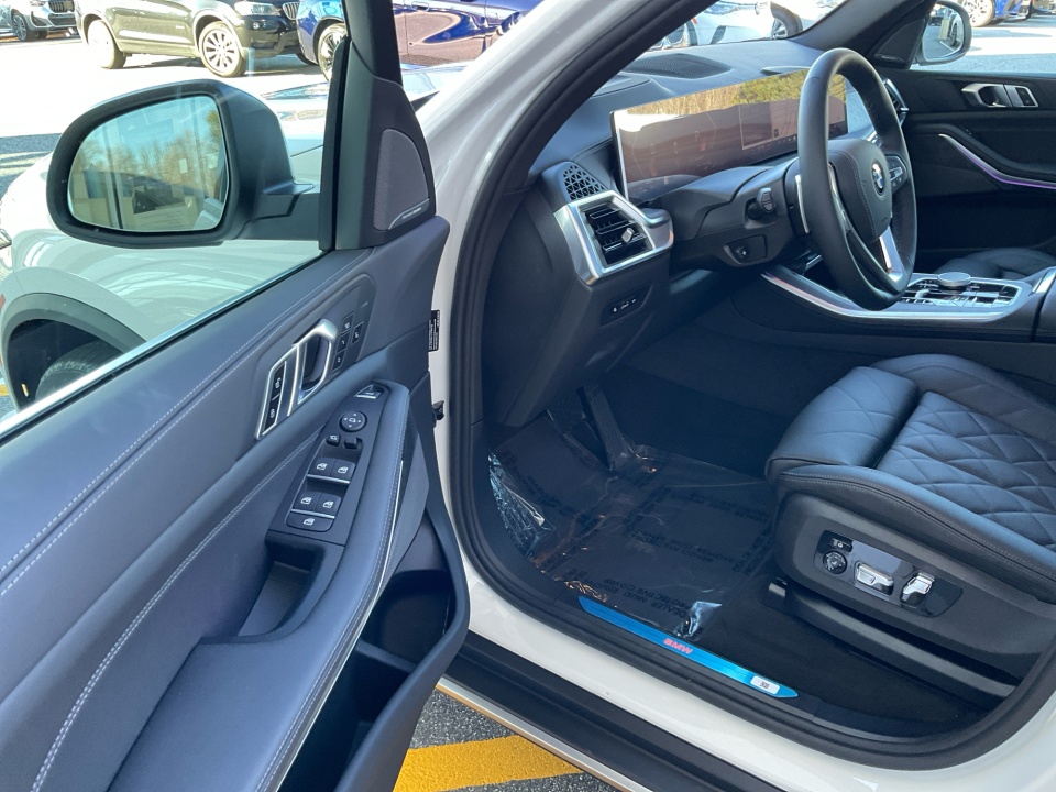 5UX23EU07T9327534 2026 BMW X5 xDrive40i