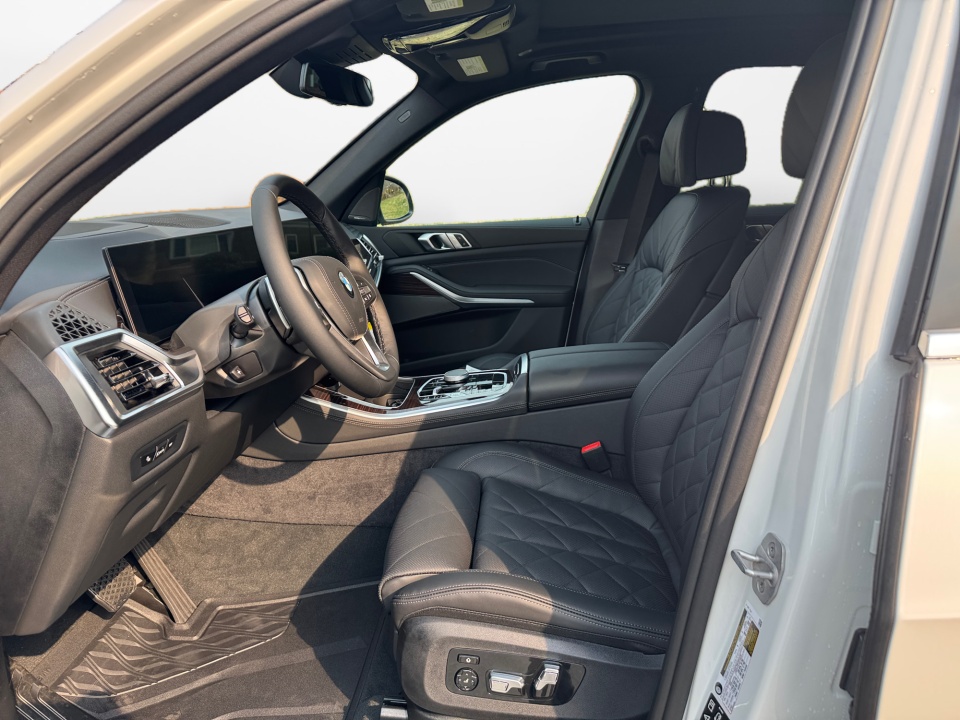 5UX23EU07T9398314 2026 BMW X5 xDrive40i