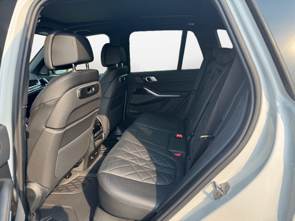 5UX23EU07T9398314 2026 BMW X5 xDrive40i