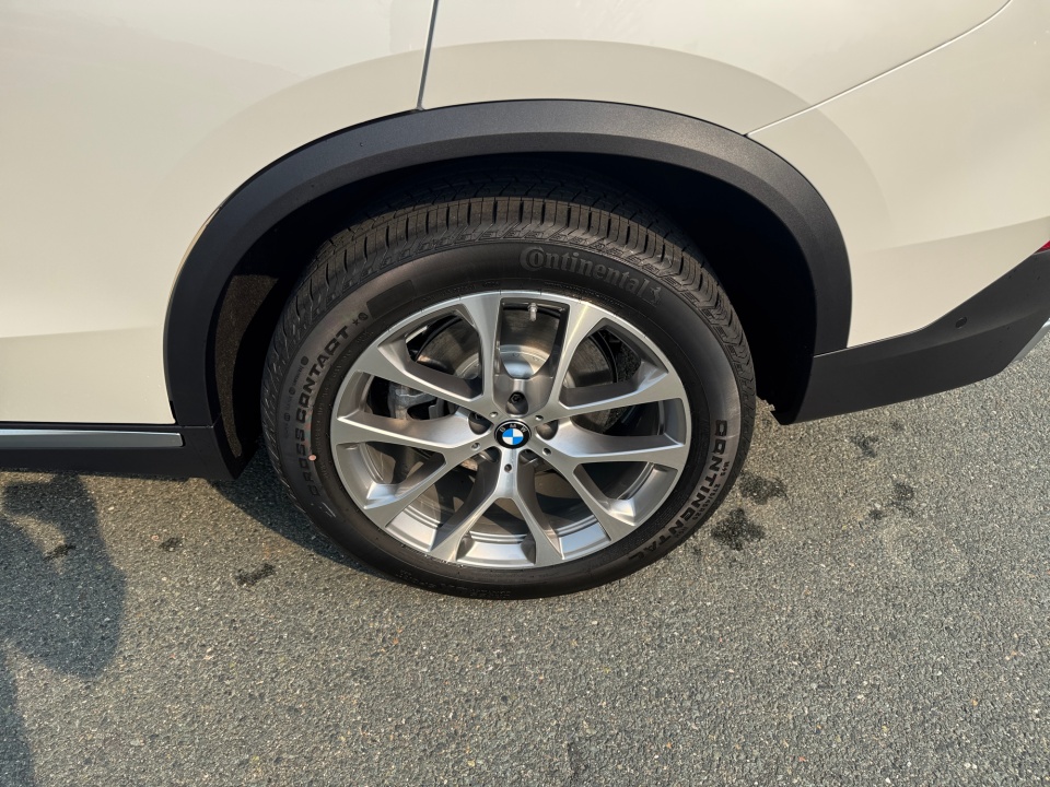 5UX23EU07T9398314 2026 BMW X5 xDrive40i