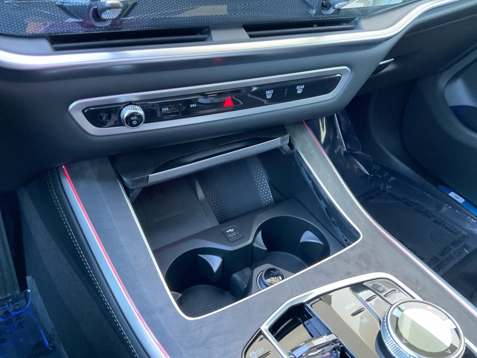 5UX23EU08T9319877 2026 BMW X5 xDrive40i