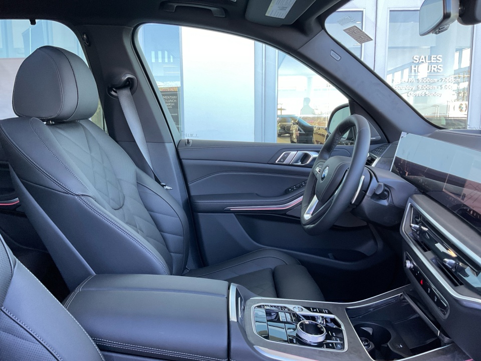 5UX23EU08T9319877 2026 BMW X5 xDrive40i