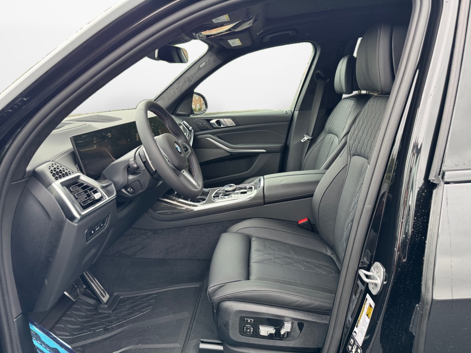 5UX33EM01V9469952 2027 BMW X7 M60i