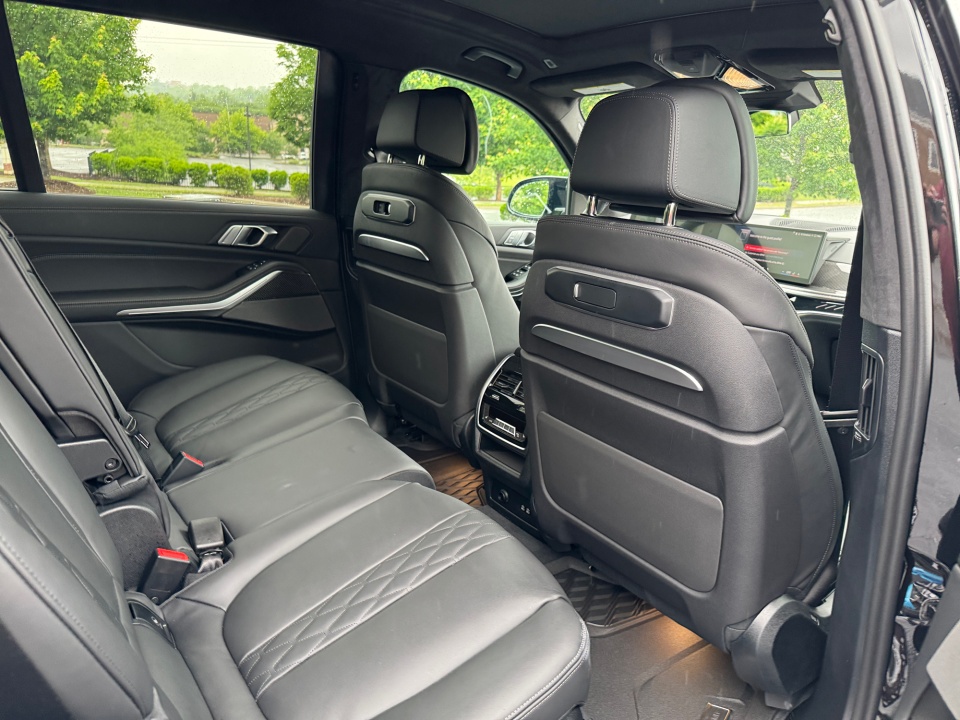 5UX33EM01V9469952 2027 BMW X7 M60i