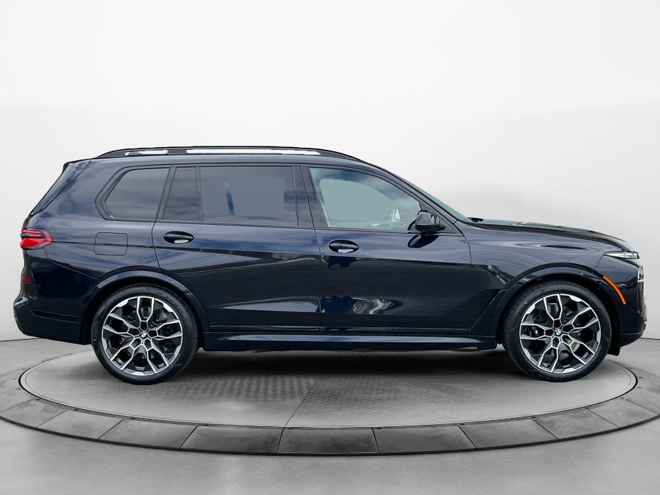 5UX33EM03T9349244 2026 BMW X7 M60i