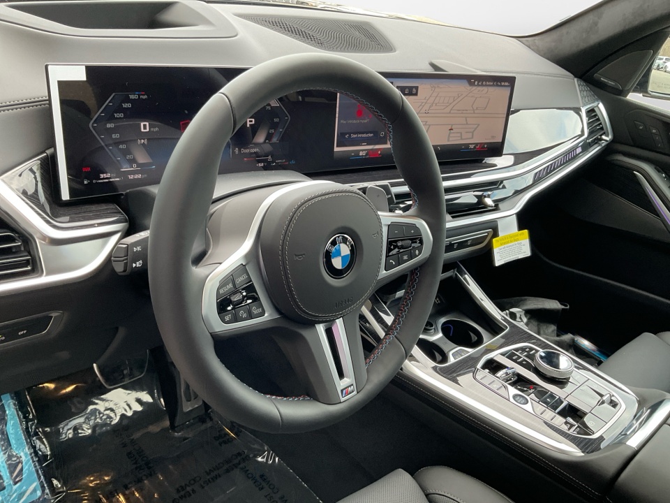 5UX33EM03T9349244 2026 BMW X7 M60i